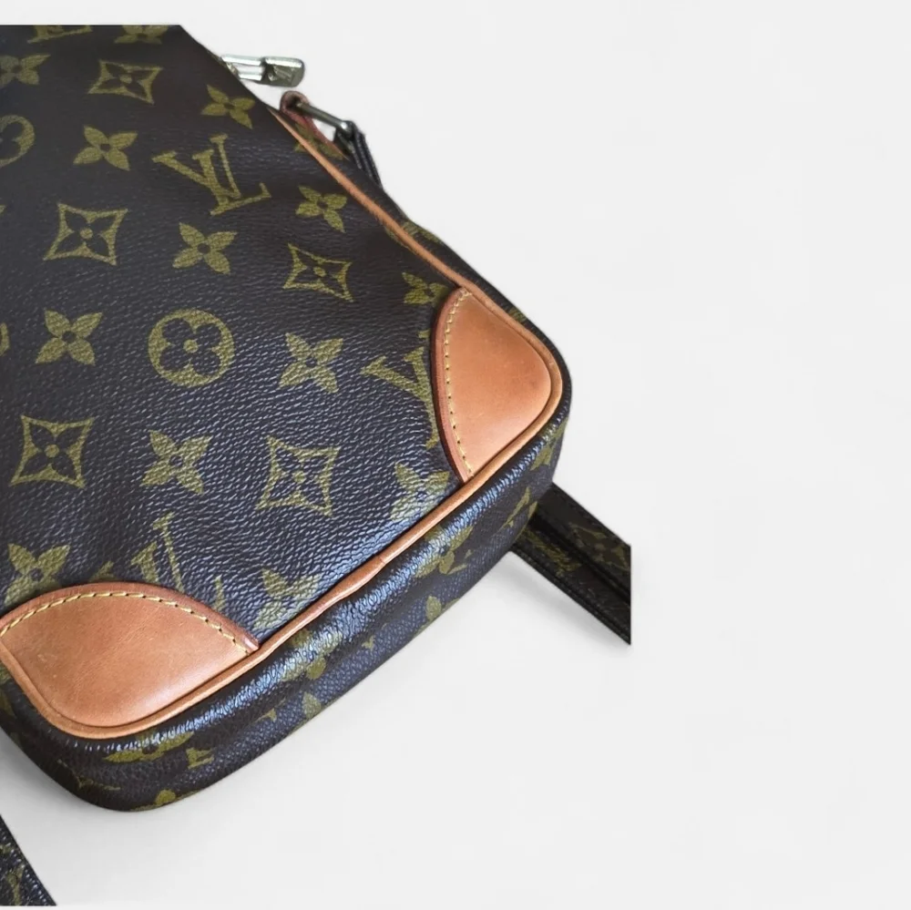 Authentic Louis Vuitton Danube crossbody bag (Unisex)